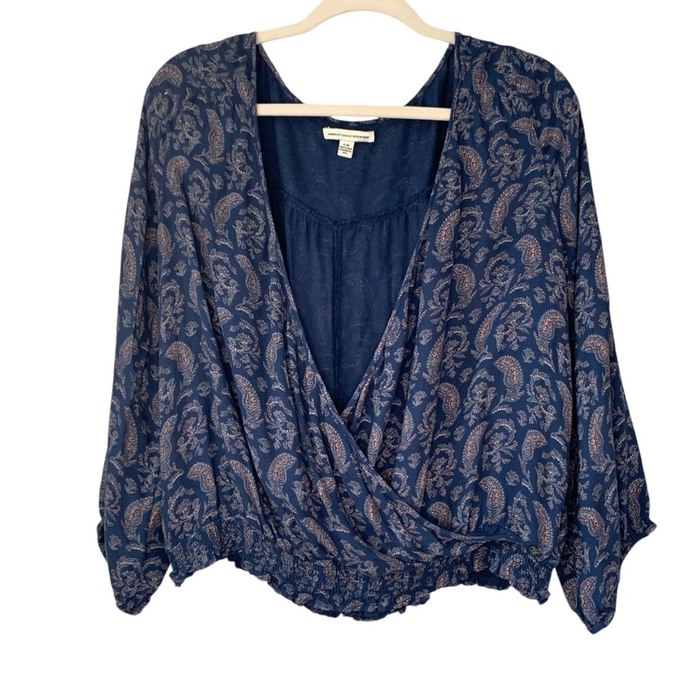 American Eagle Outfitters blue faux wrap blouse w paisley floral‎ print. Size L